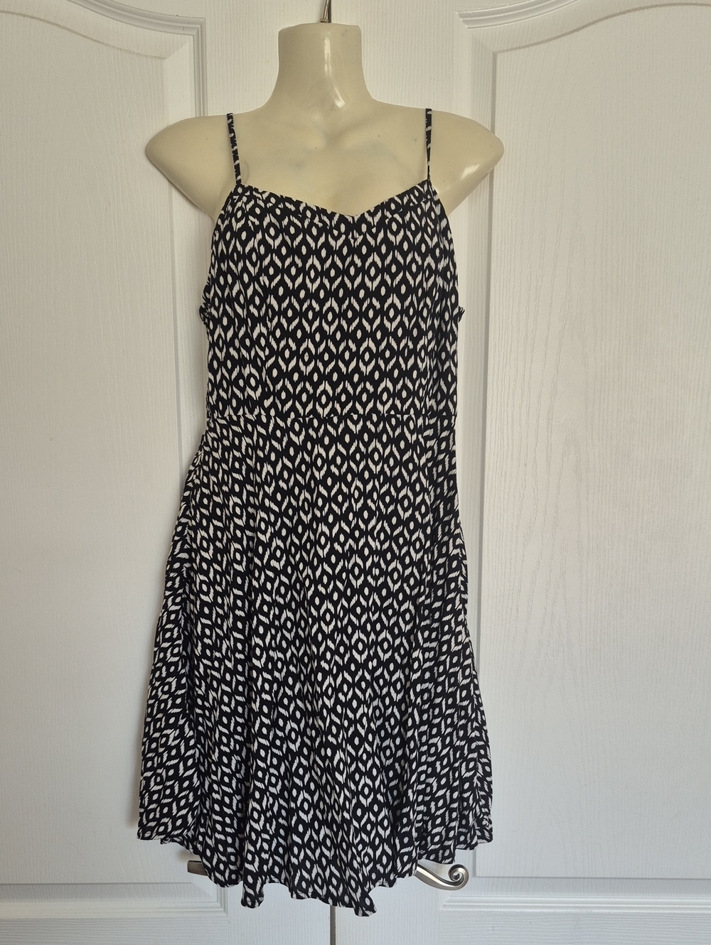 Old Navy Black and White Printed Spaghetti Strap Mini Dress